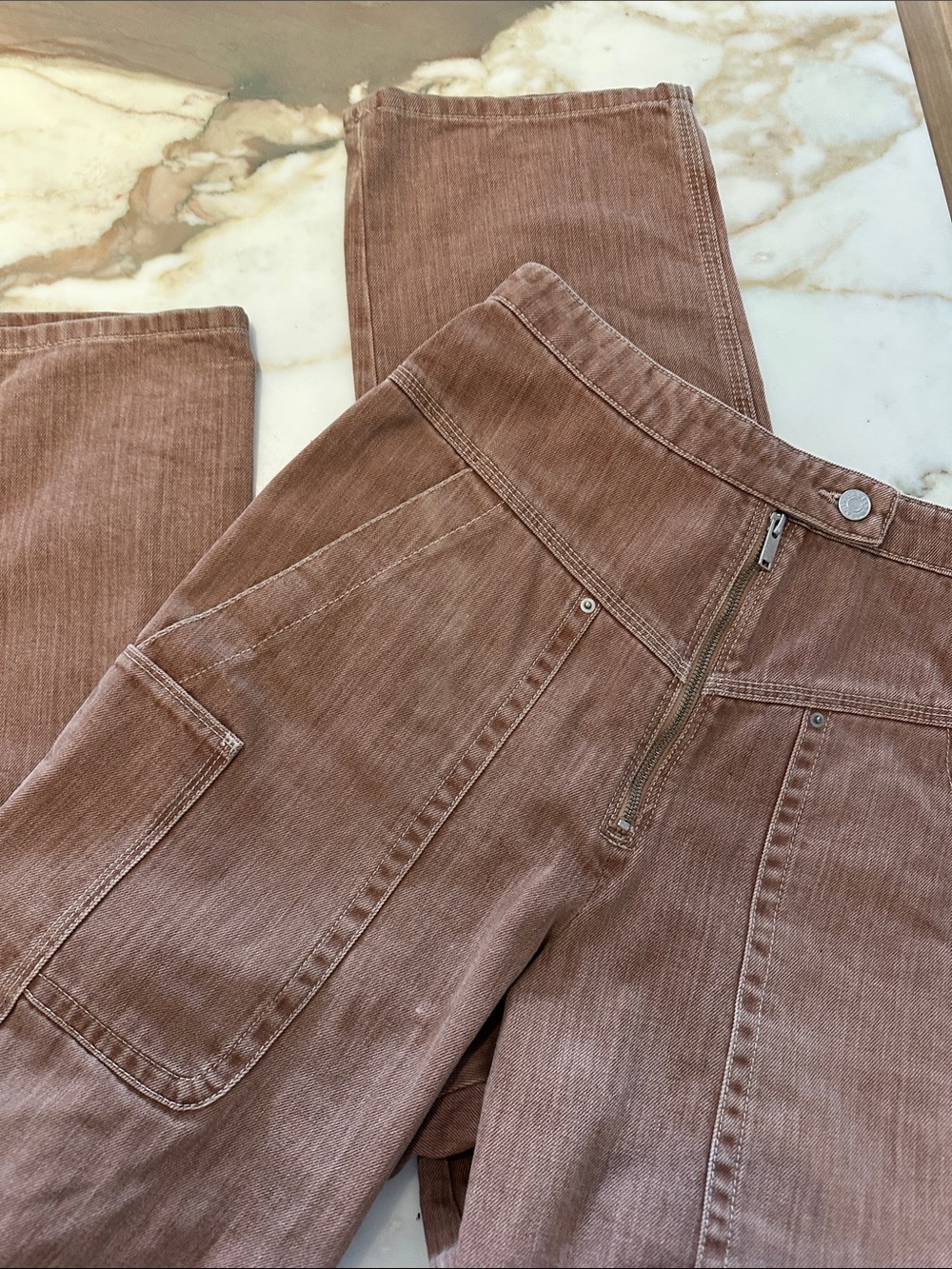 Isabel Marant high waist Straight-Leg Jeans in Dusty Mauve/Tan